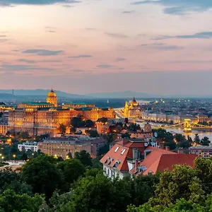  Apartman On Gellert Hill Downtown With Free Garage & Castle View